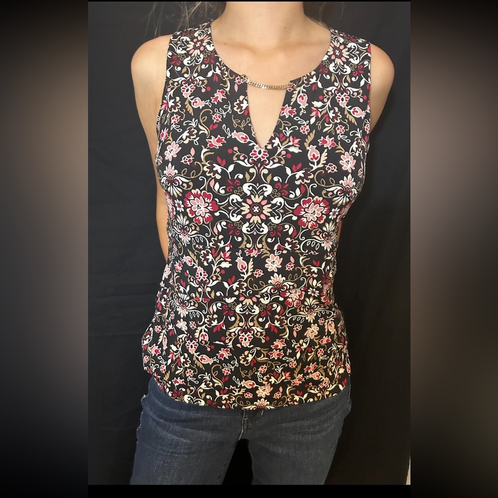 White House Black Market  sleeveless floral, tank top size medium